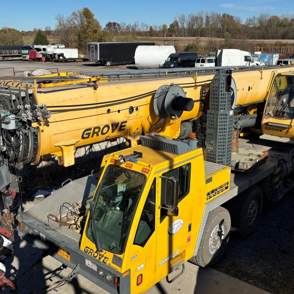 110 Ton Grove Crane